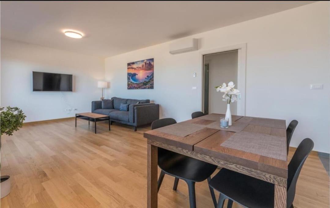 Dvj Apartments 3 Sveti Filip i Jakov Kültér fotó
